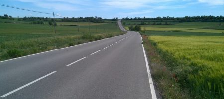 Carretera-entre-Ivorra-i-Sant-Ramon-ruta-cicloturisme